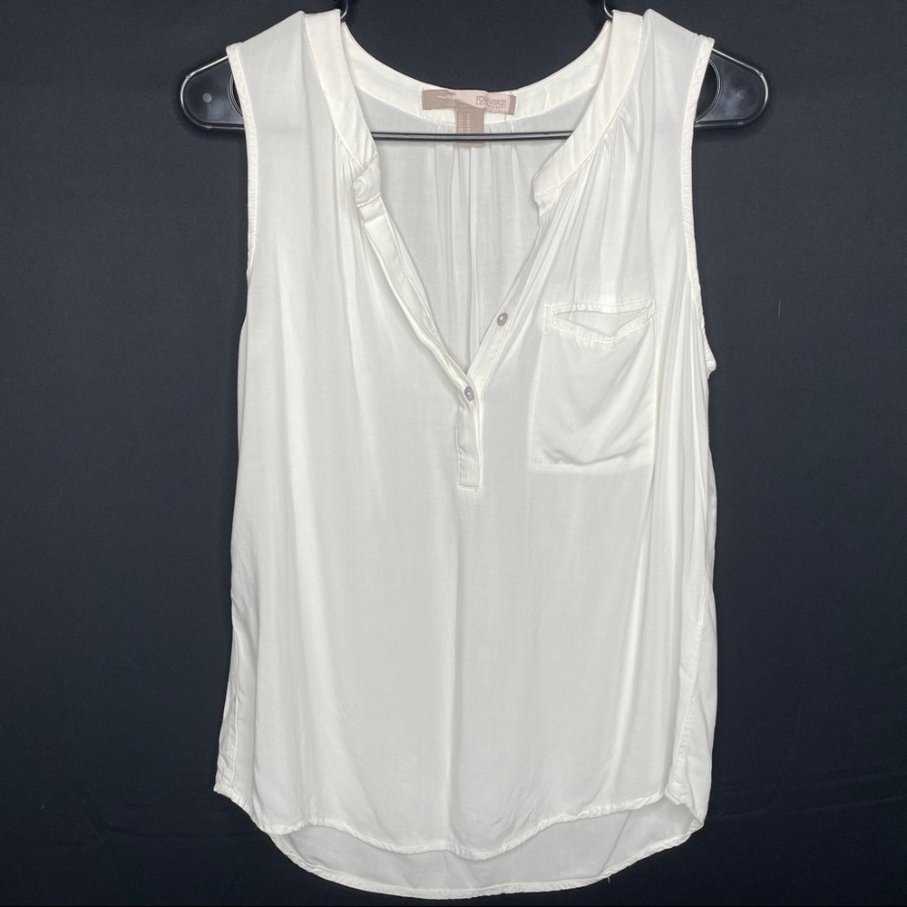*Forever 21* Med White Button V Top